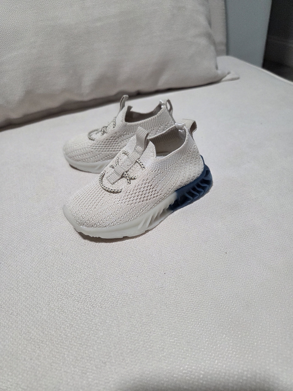 Stepping Stones Kids Breathable Knit Sneakers in Cream with Blue 5c